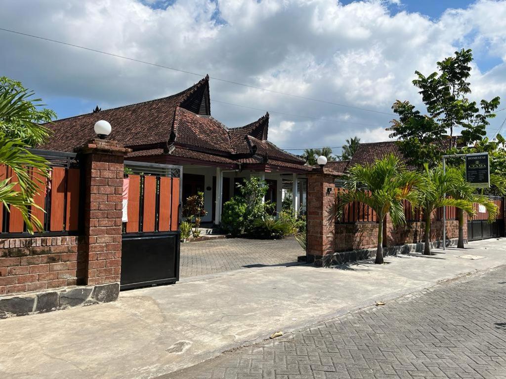 Capital O 92615 Villa Utama D'Alas Purwo Ringinpintu Buitenkant foto